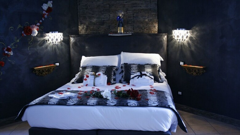 Hotel Crystal Rhome Guest House