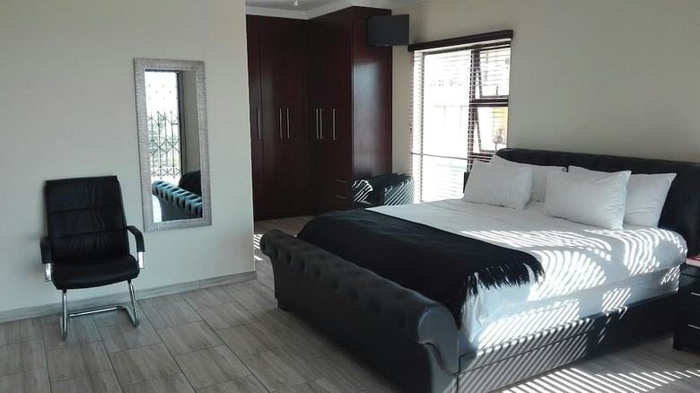 Hotel Estoby Executive Guesthouse
