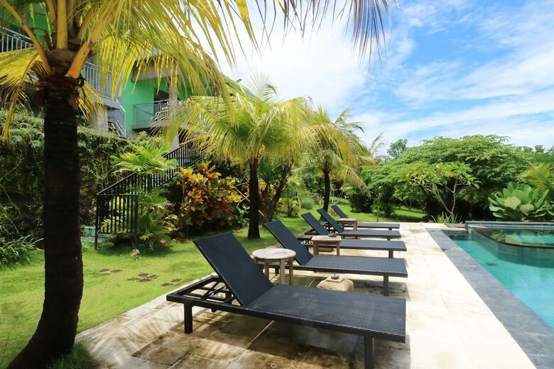 Hotel Azona Greens Bali