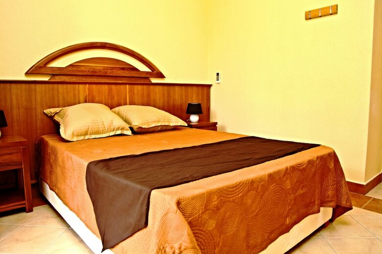 Apartamentos Albatros Residence - Lunch And Dinner