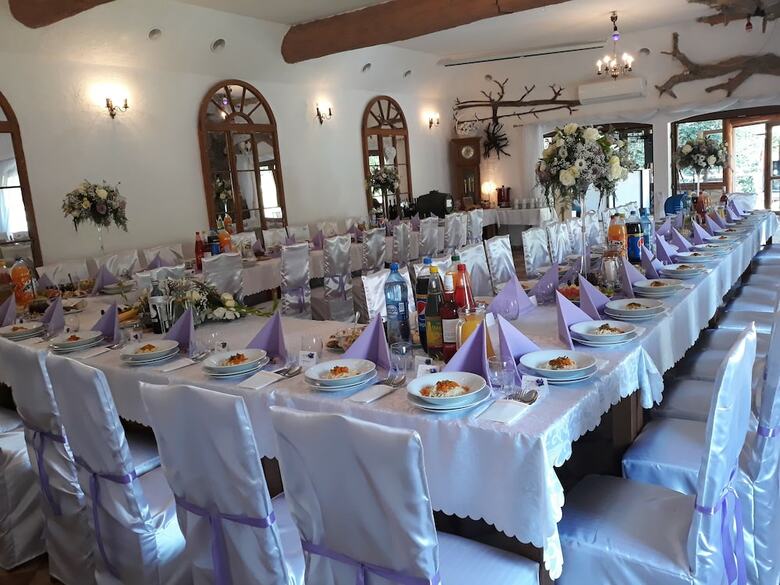 Hotel Zb�jna Debra