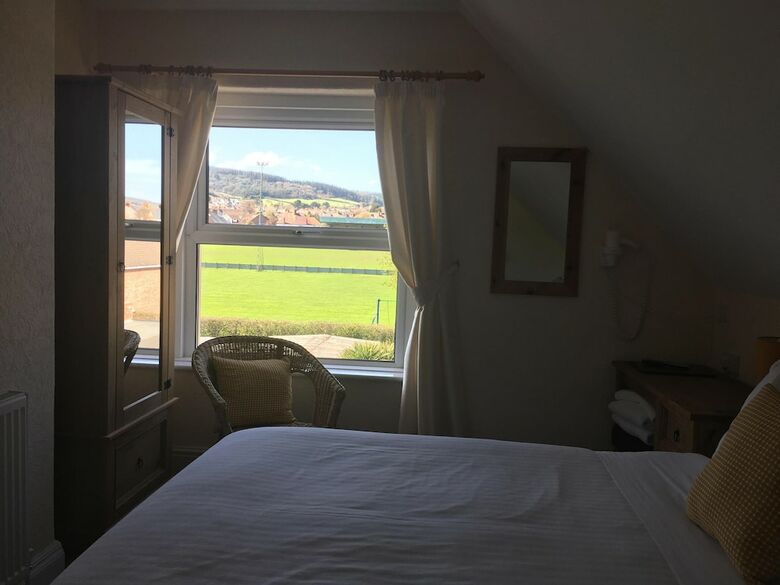 Hotel Tranmere House