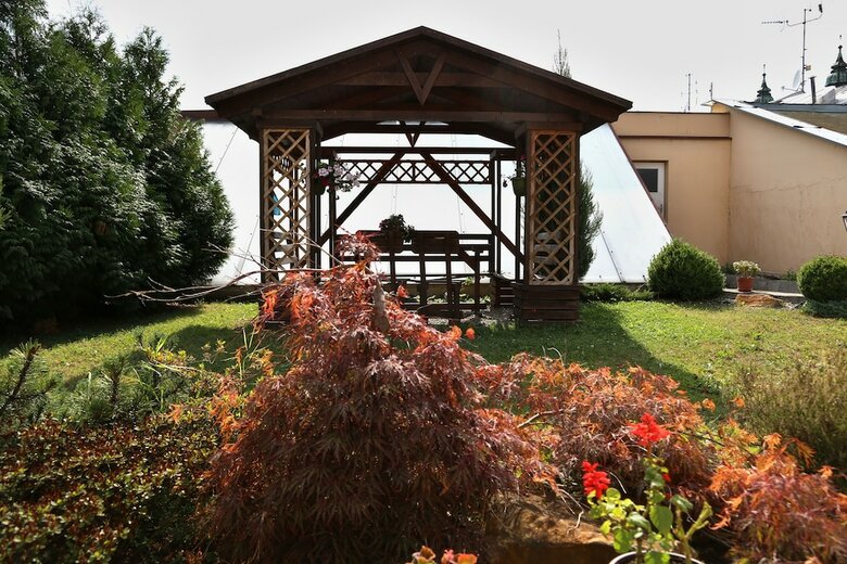 Aparthotel Apartments Krom??�?