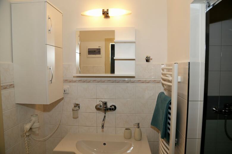 Aparthotel Apartments Krom??�?