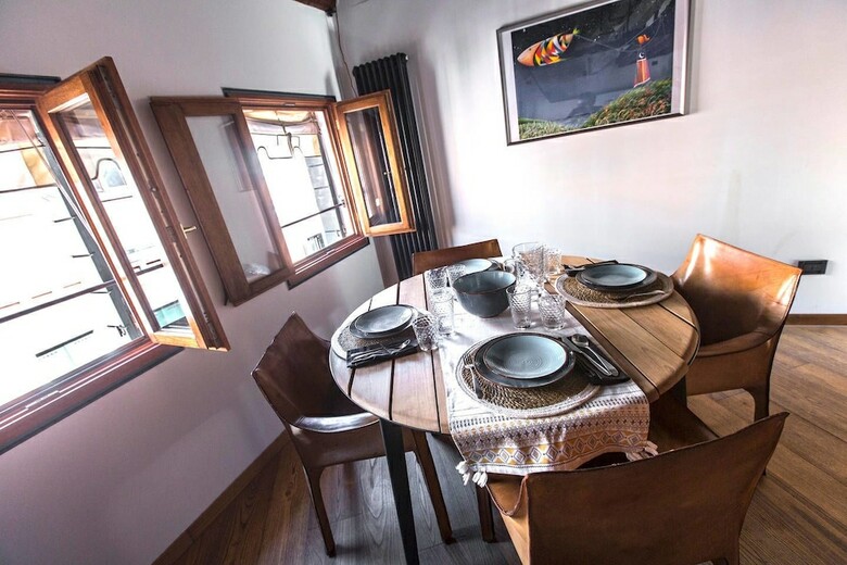Grand Canal Design Apartment R&r