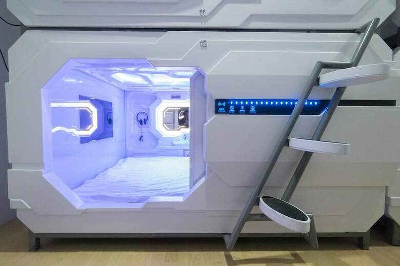 Seaview Capsule Hotel - Hostel