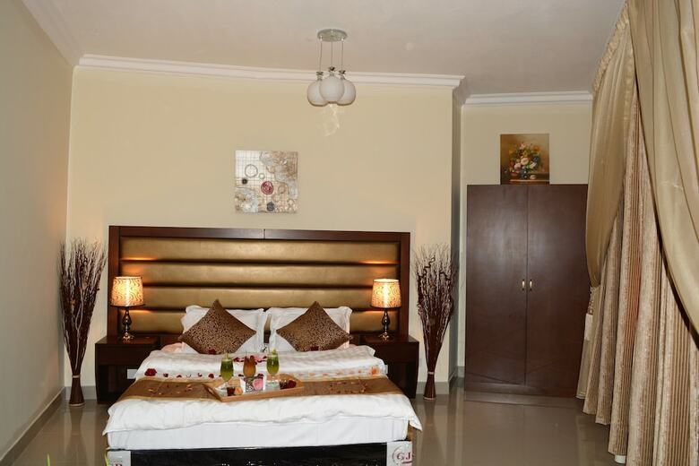 Aparthotel Diamond Suites