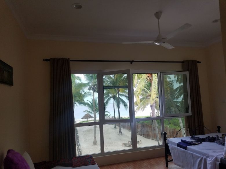 Hotel Bwejuu Beach Palm Villa