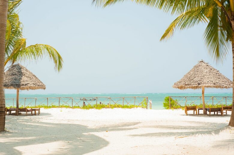 Hotel Bwejuu Beach Palm Villa