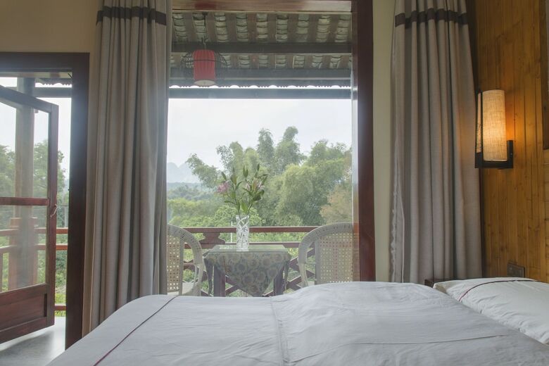 Hotel Snow Lion Riverside Resort