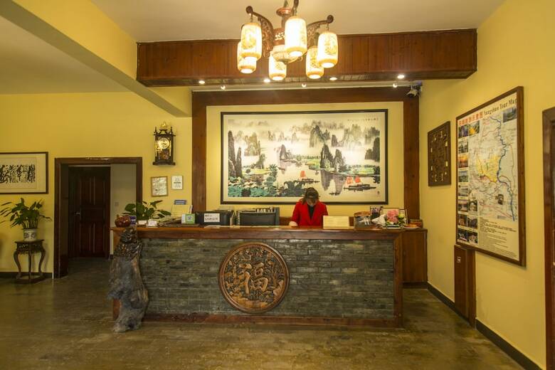 Hotel Snow Lion Riverside Resort