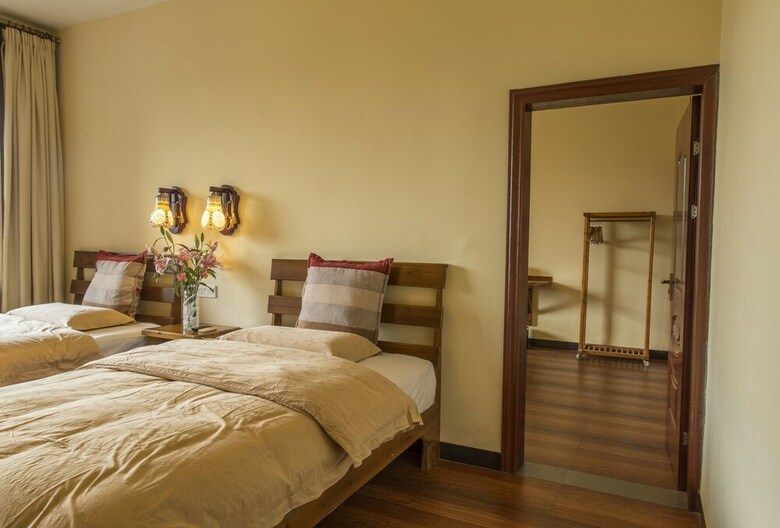 Hotel Snow Lion Riverside Resort