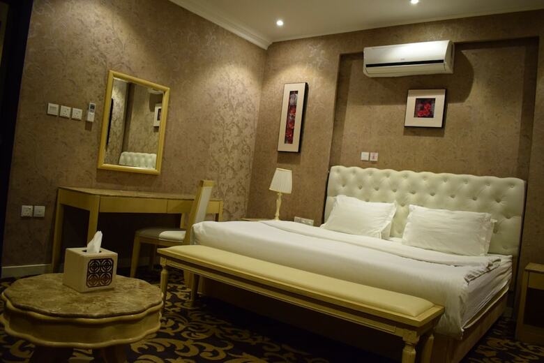 Aparthotel Concord Plaza Hotel