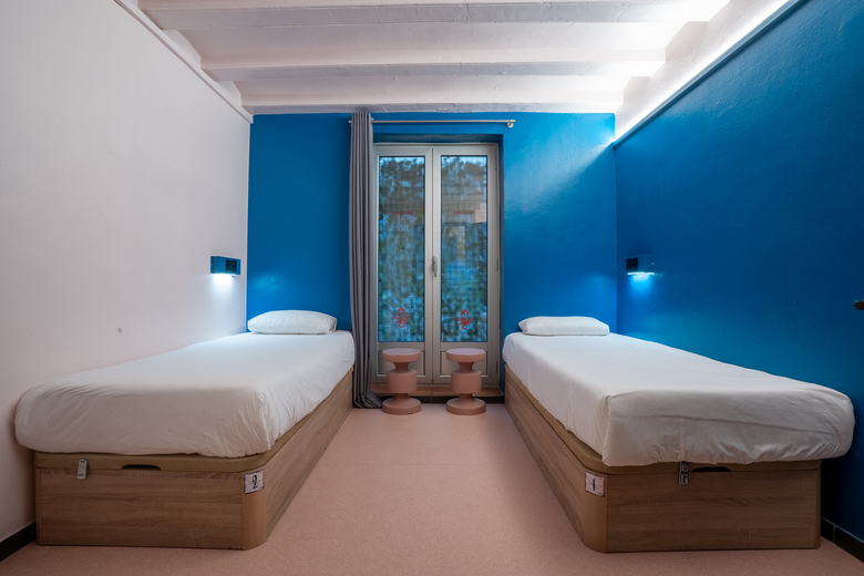Hostal Ideal Youth Hostel