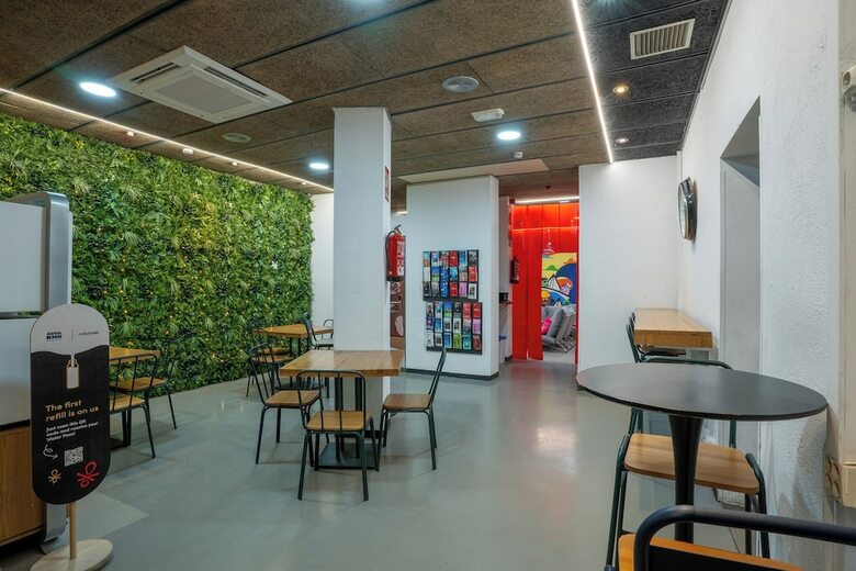 Hostal Ideal Youth Hostel