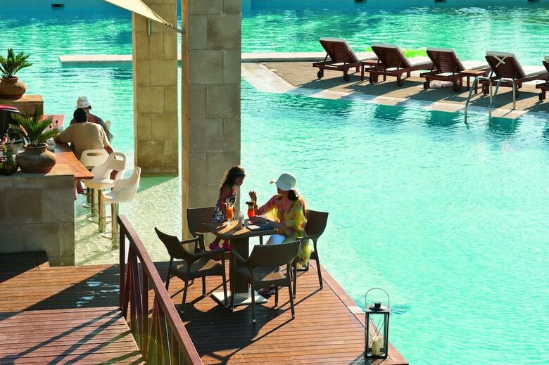Rhodes Bay Hotel & Spa