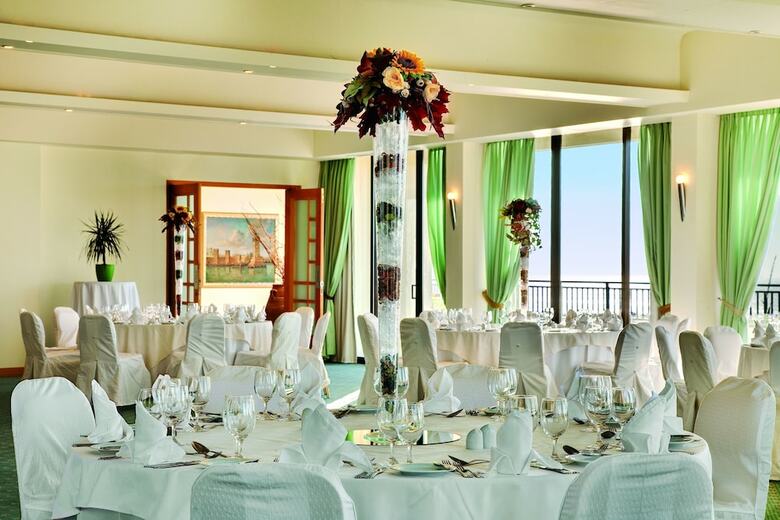 Rhodes Bay Hotel & Spa