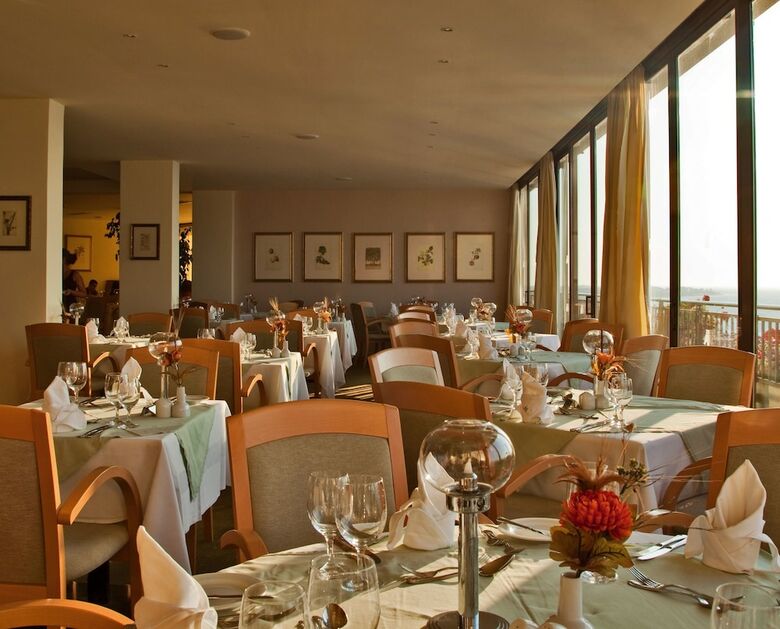 Rhodes Bay Hotel & Spa