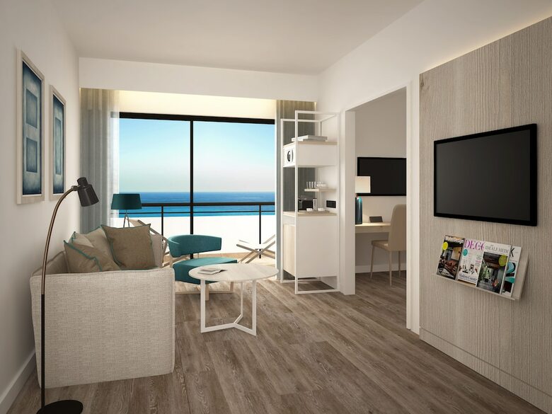 Rhodes Bay Hotel & Spa