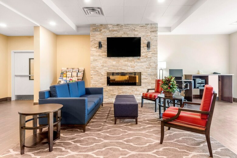 Hotel Comfort Inn & Suites