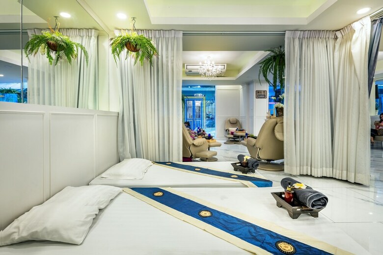 De Lavender Bangkok Hotel