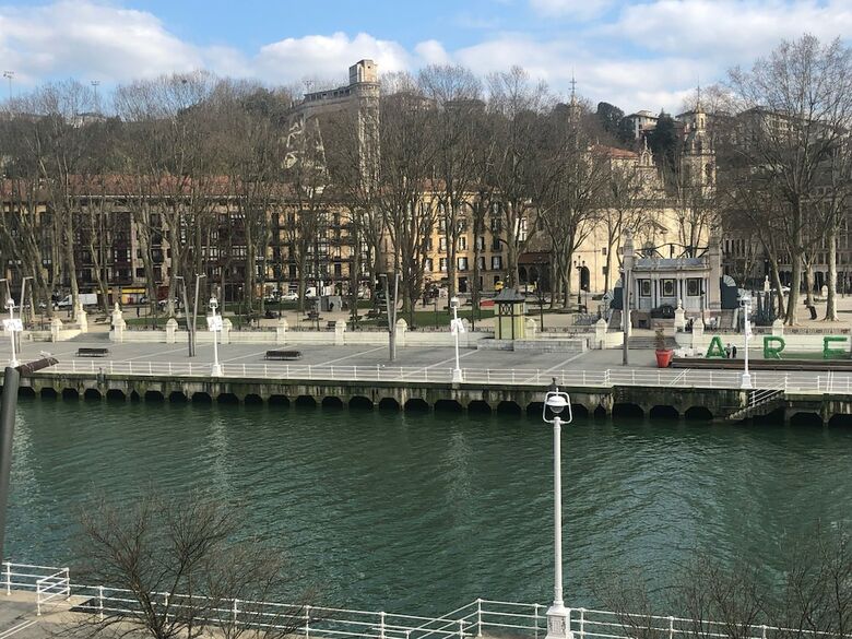 Apartamentos Piso Se�orial En Corazon de Bilbao