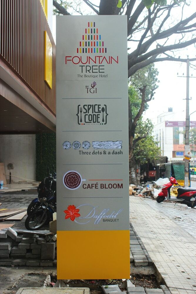 Hotel Fountain Tree By Tgi