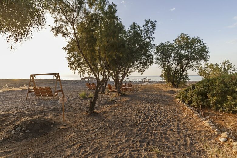 Hotel Eco Beach And Magic Garden