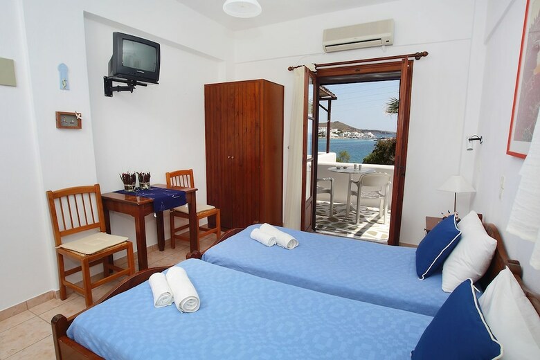 Fivos Studios And Apartments