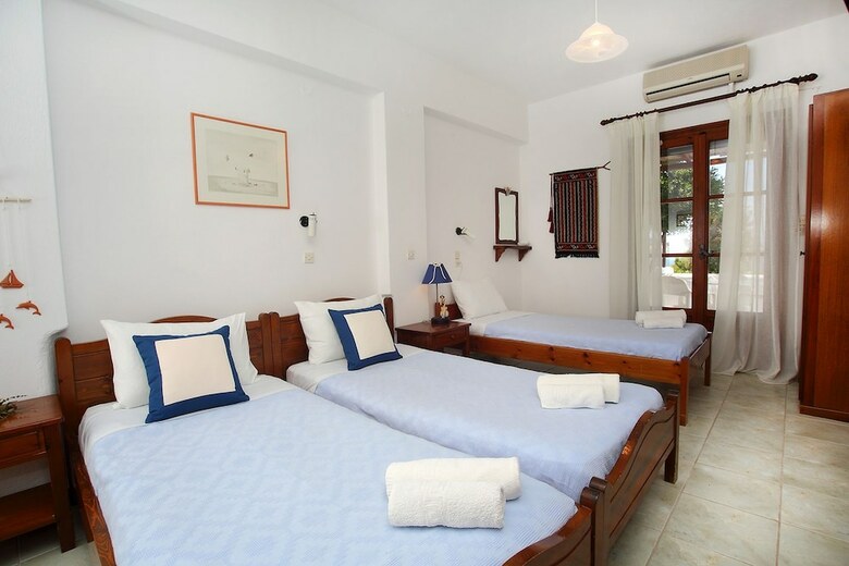 Fivos Studios And Apartments