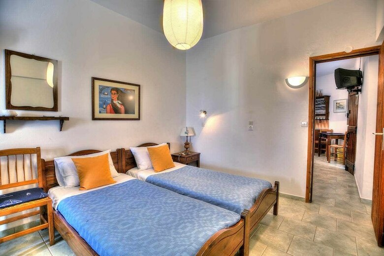 Fivos Studios And Apartments