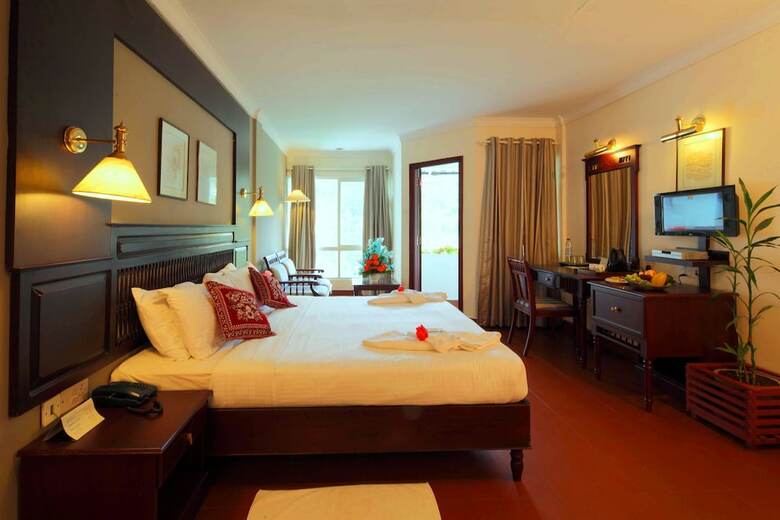 T And U Leisure Hotel