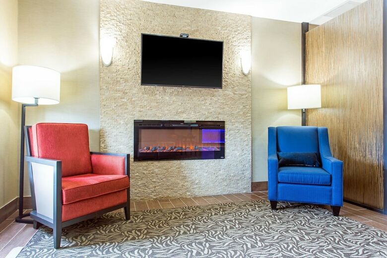 Hotel Comfort Suites