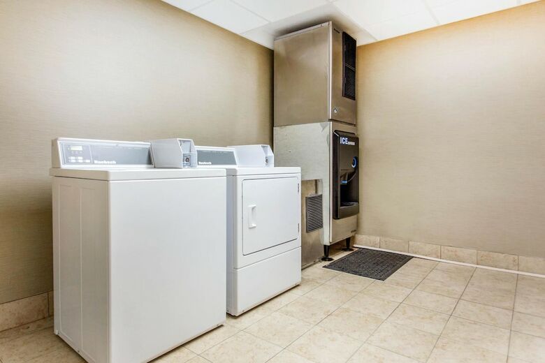 Hotel Comfort Suites