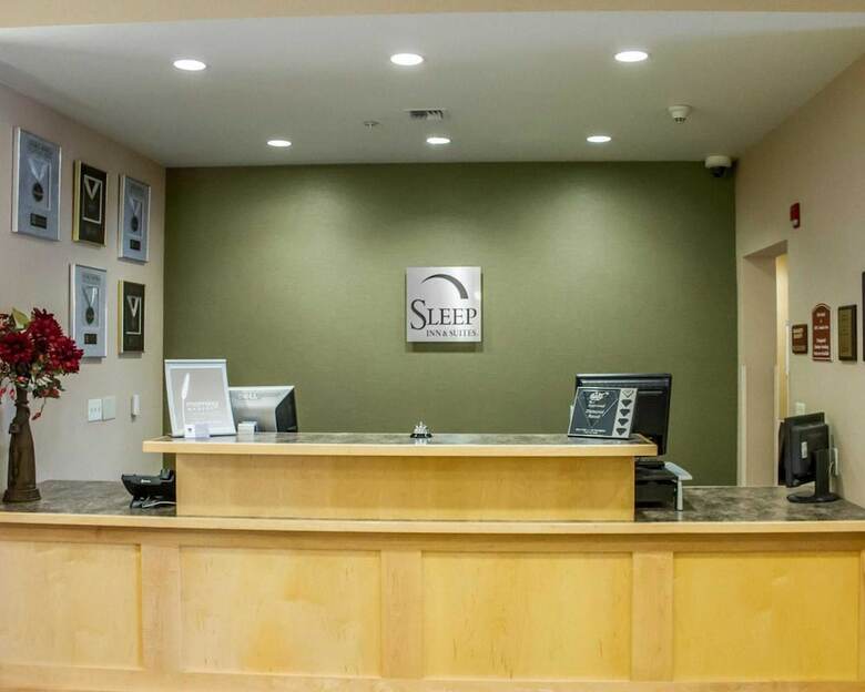 Hotel Sleep Inn & Suites