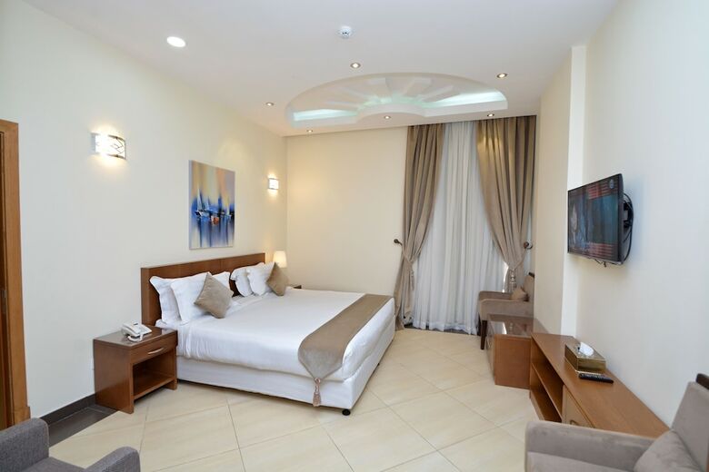 High End Gardens Aparthotel