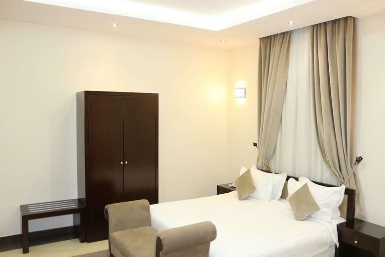 High End Gardens Aparthotel