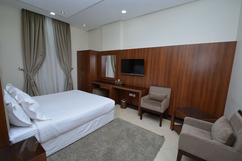 High End Gardens Aparthotel