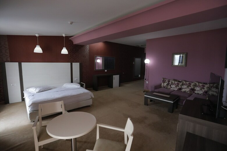 Hotel 1 Maji