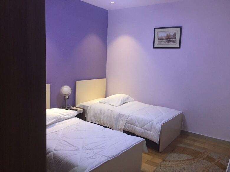 Hotel 1 Maji