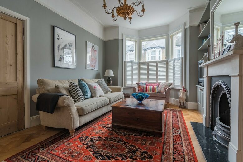 Spacious Home In Queen?s Park