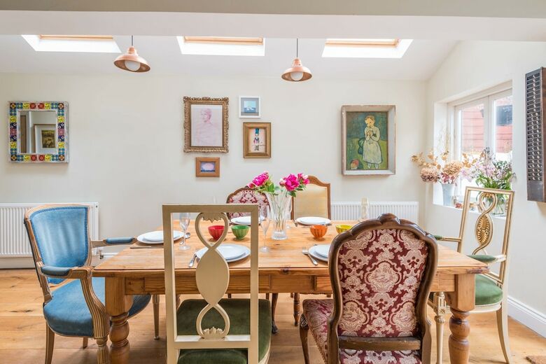 Spacious Home In Queen?s Park