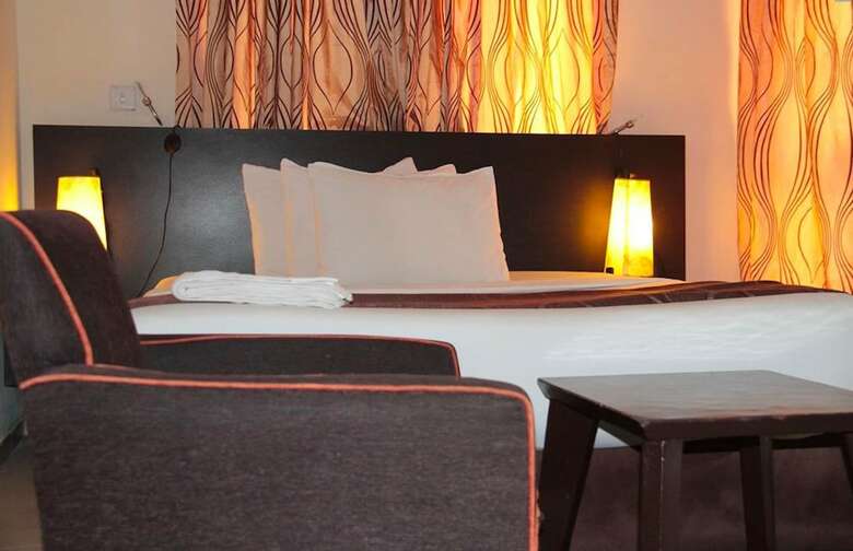 Hotel Lakeem Suites Adebola