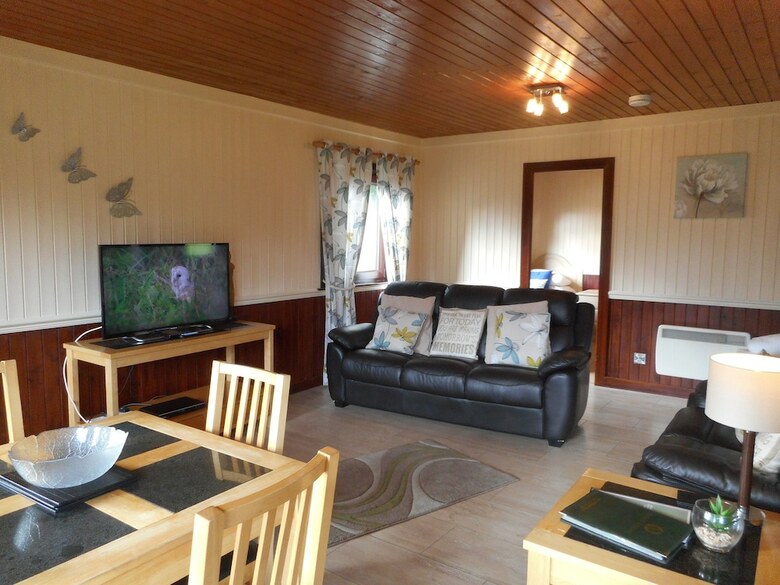 Birch Lodge 13 With Hot Tub
