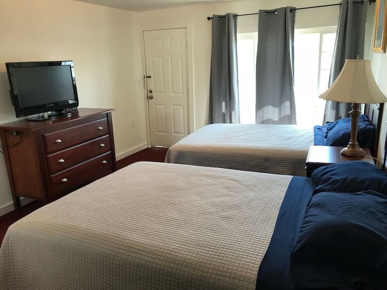 Motel Admirals Ocean Inn
