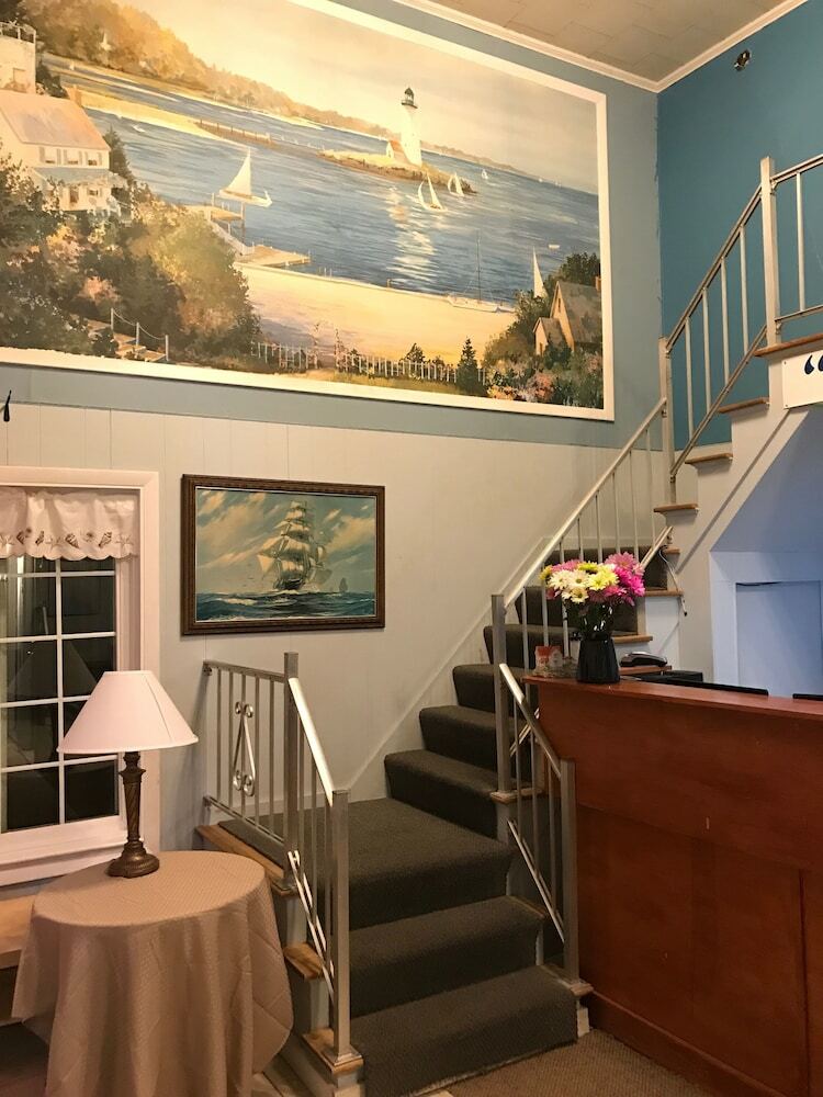 Motel Admirals Ocean Inn