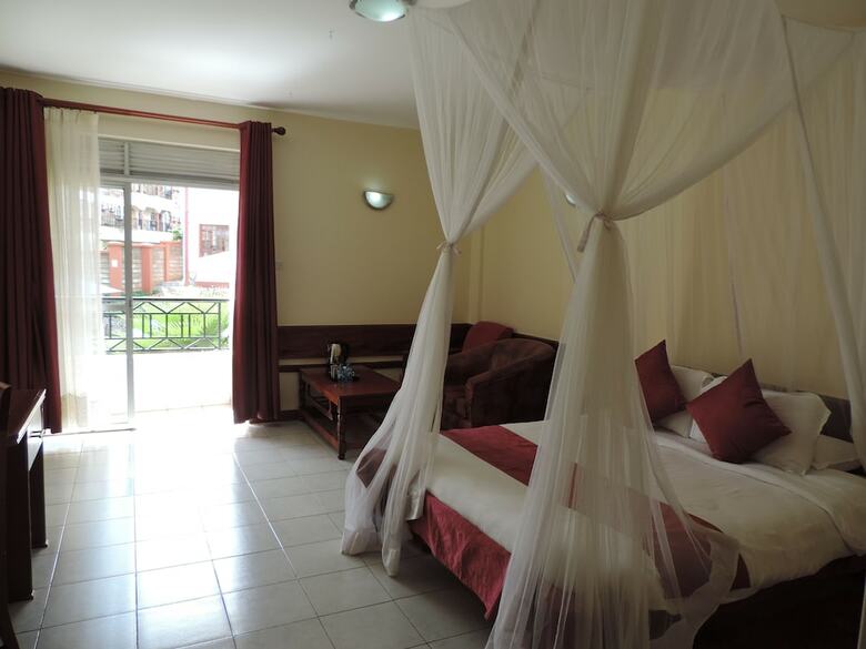 Meru Slopes Hotel
