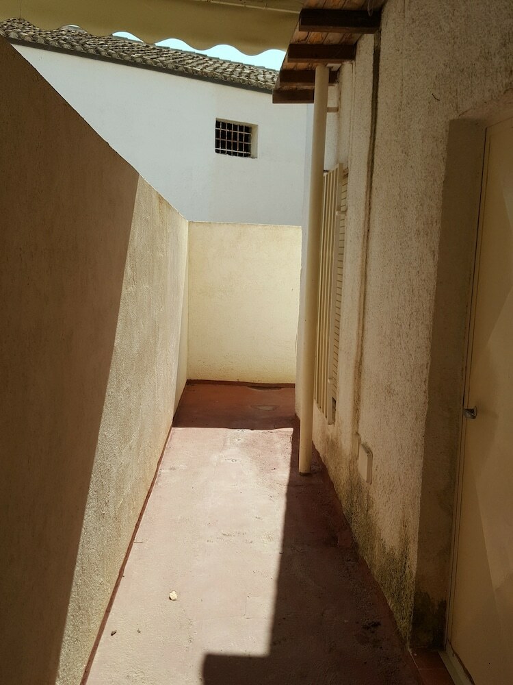 Dante Apartment