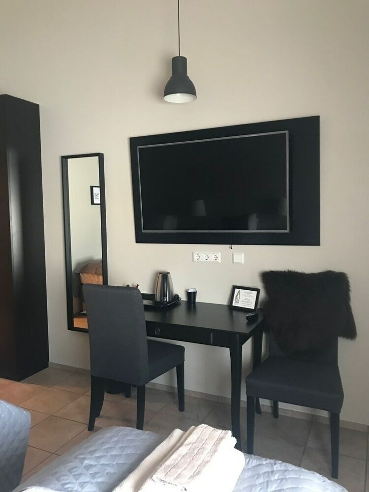 Hotel H�tel Rj�kandi