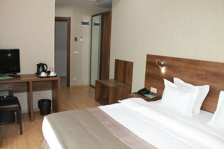 Hotel Metekhi Line